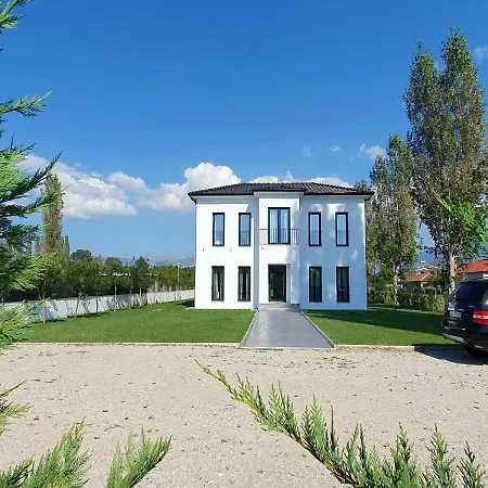 Nerium Garden Tirana Airport 4* Rinas