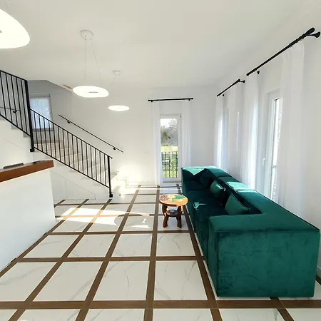 Nerium Garden Tirana Airport 호텔 4*