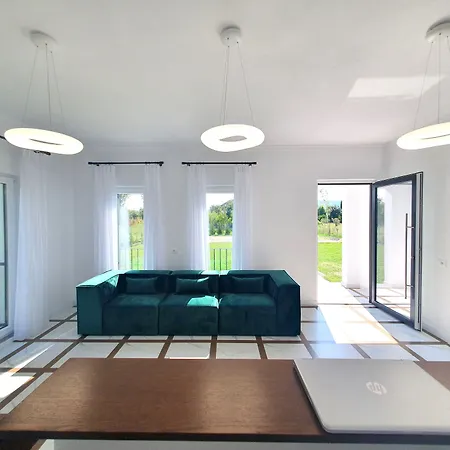 Nerium Garden Tirana Airport 호텔 4*