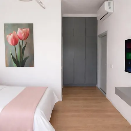 Nerium Garden Tirana Airport فندق