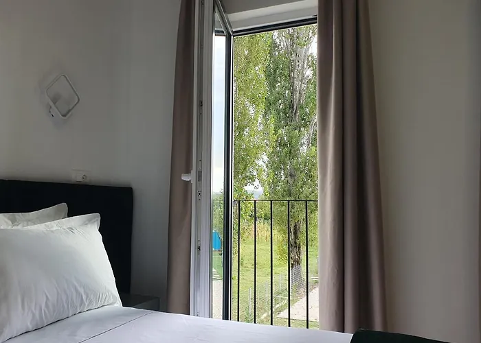 Nerium Garden Tirana Airport 4* Rinas