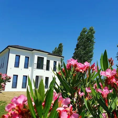 Nerium Garden Tirana Airport 4* Rinas