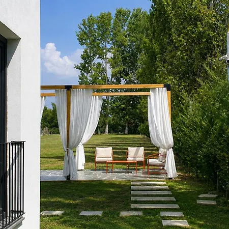 Hotel Nerium Garden Tirana Airport 4*